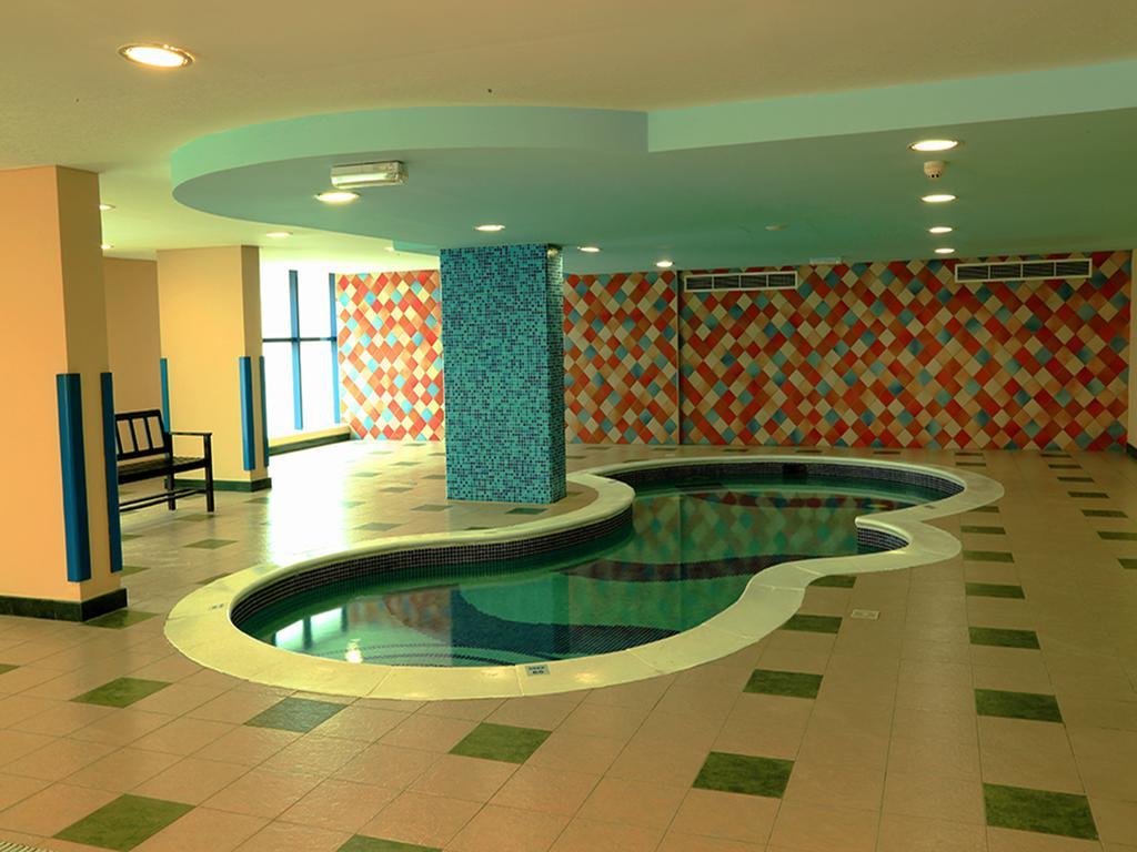Arcadia Hotel Suites Шарджа Екстериор снимка
