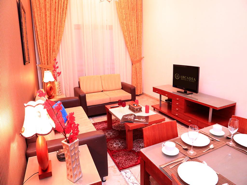 Arcadia Hotel Suites Шарджа Стая снимка