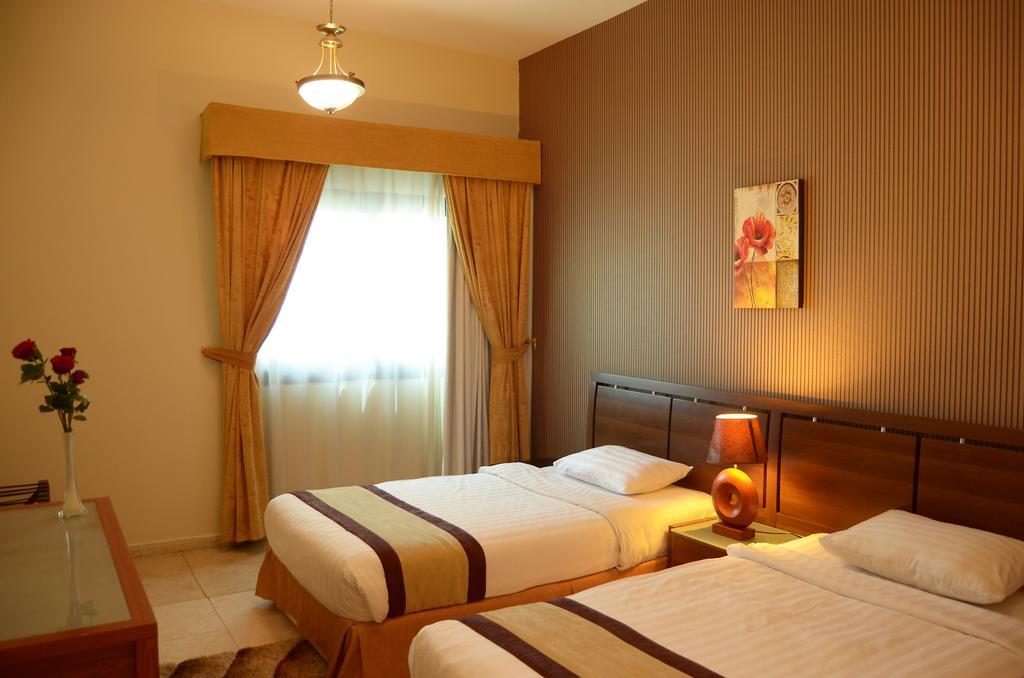 Arcadia Hotel Suites Шарджа Екстериор снимка