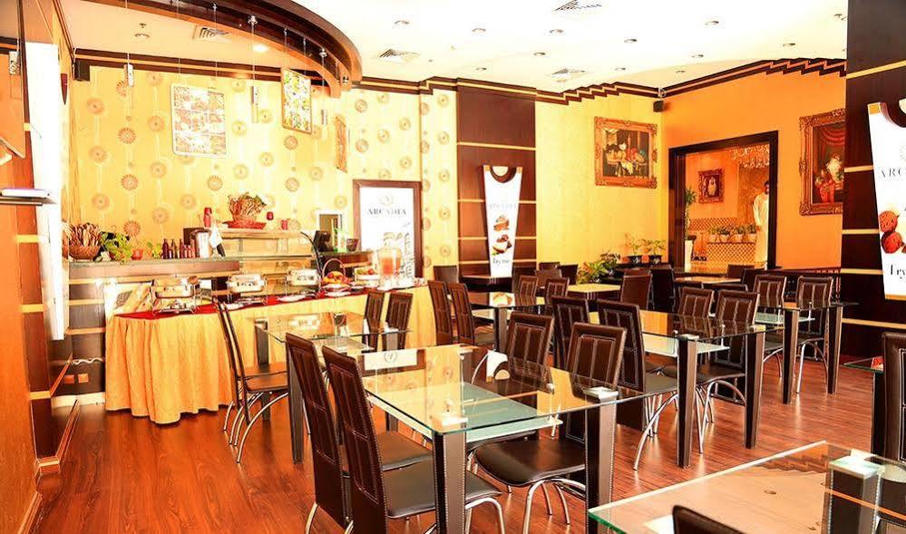 Arcadia Hotel Suites Шарджа Екстериор снимка